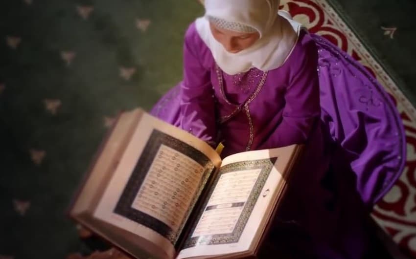 کلاس تابستانی آموزش قرآن در دبستان گلهای فاطمیه