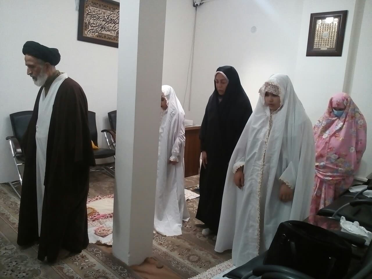 برگزاری نمازجماعت به امامت حضرت آیت الله مدرسی یزدی